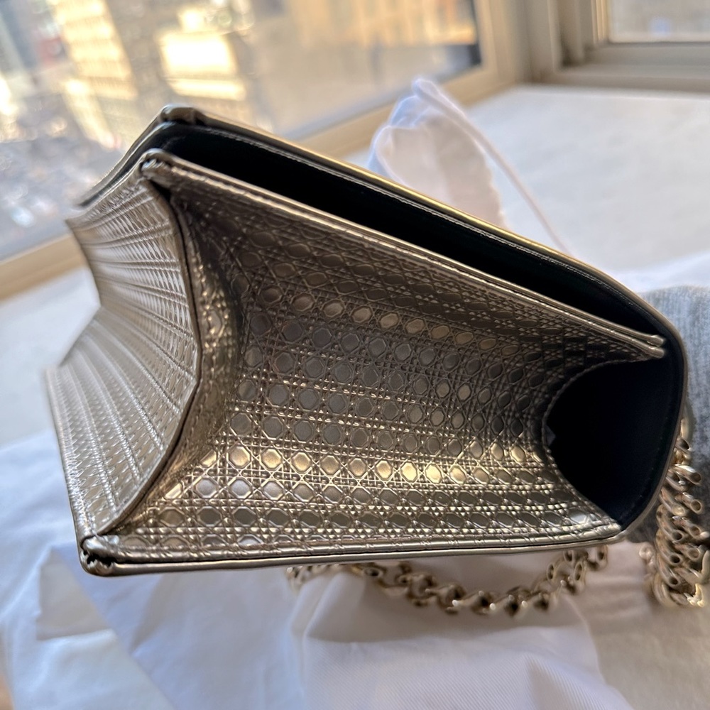 Dior Legacy Diorama Bag - Champagne MicroCannage Patent Leather - Picture 7 of 11